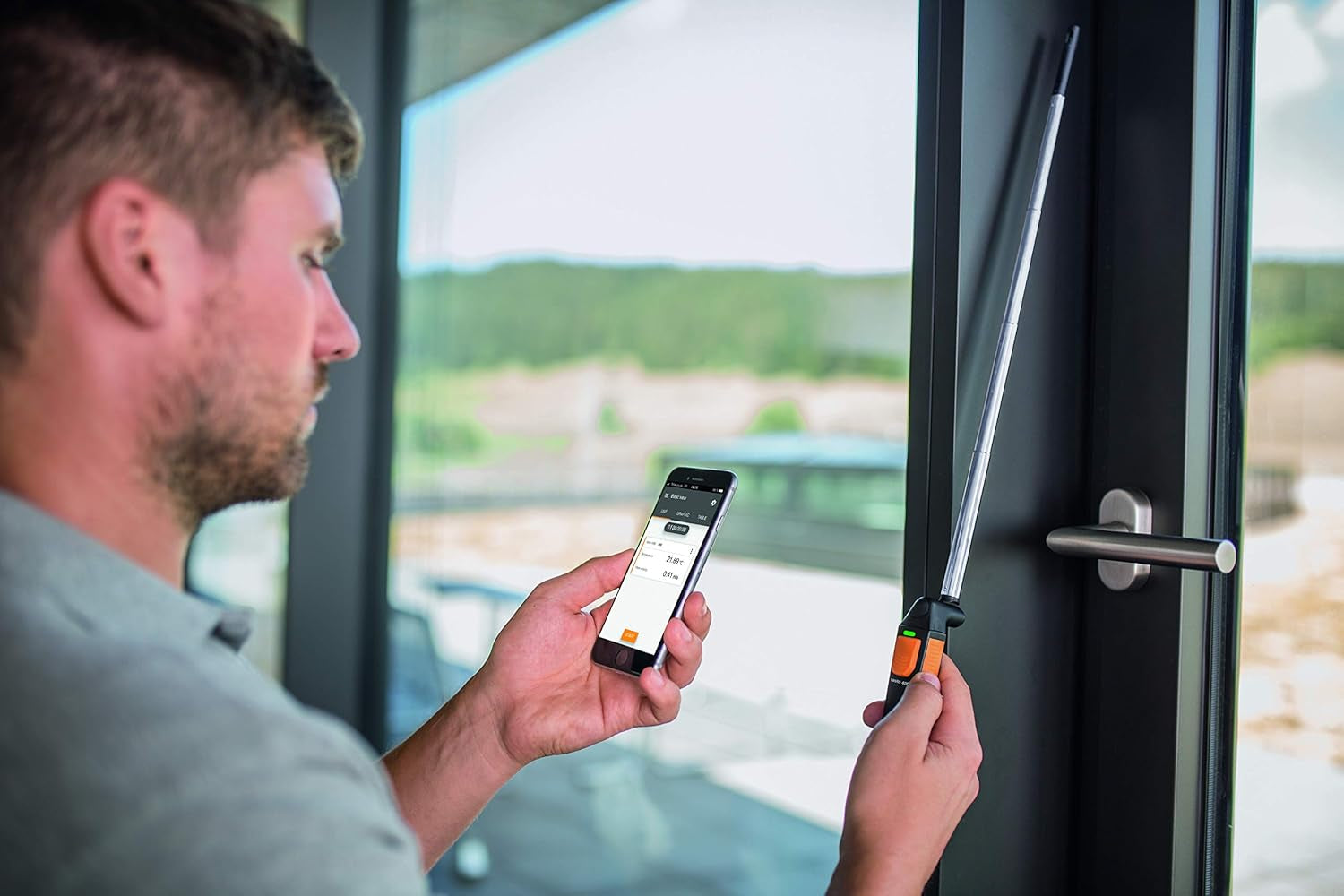 605I Thermohygrometer for Indoor Temperature and Humidity Measurement with Bluetooth Connectivity